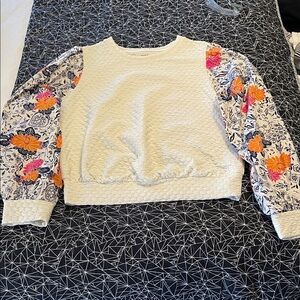 Floral Sleeve Textured Top